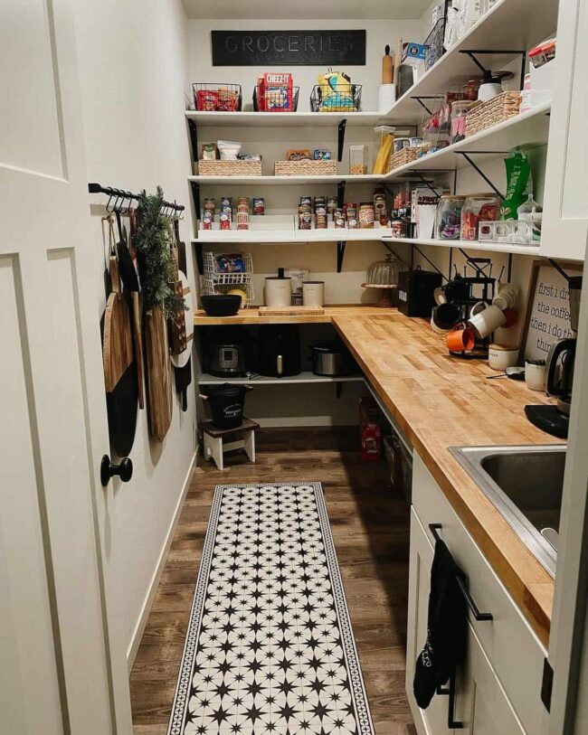 Curved Shelves Maximize Kitchen Efficiency