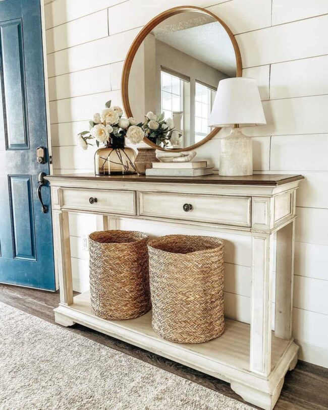 White Wood Harmony Entryway Statement