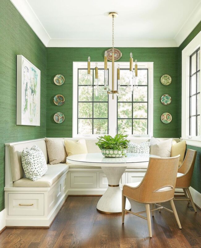 Deep Green Walls Embrace Contemporary Contrast