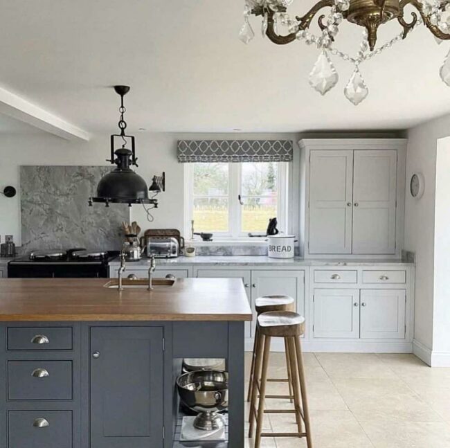 Industrial Black Pendant Illuminates Kitchen Mood