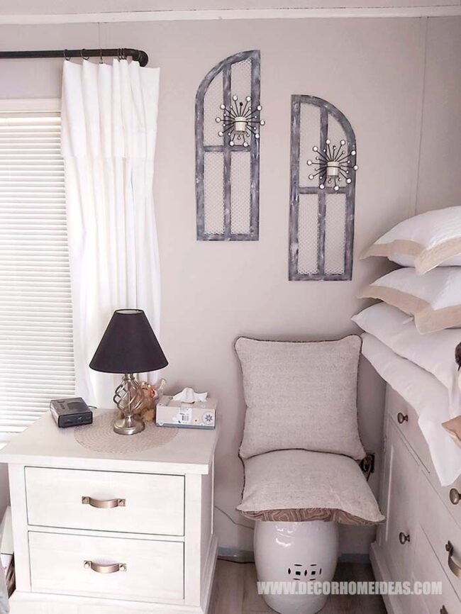 Floating Frames Sconce Gallery Magic