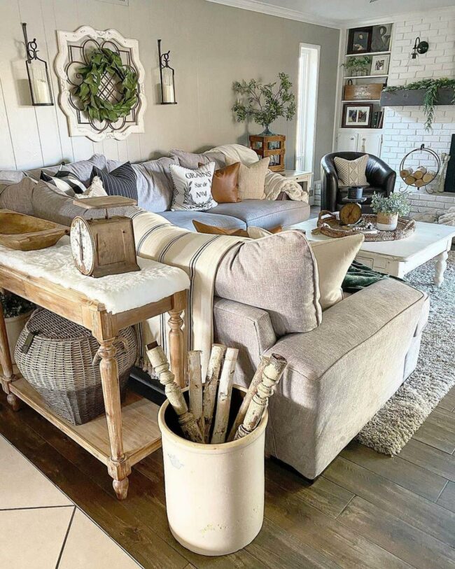 Gold Metal Frame Defines Living Room Style