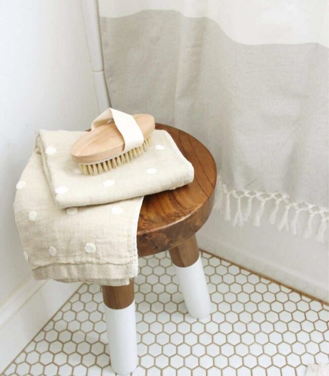 Tassel Gray White Bathroom Charm