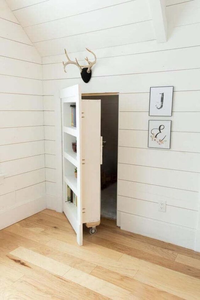 Mobile Bookshelf Magic Reveals Secrets