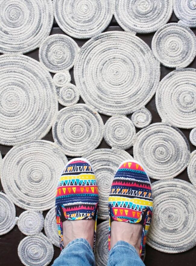 Rustic Spiral White Floor Charm