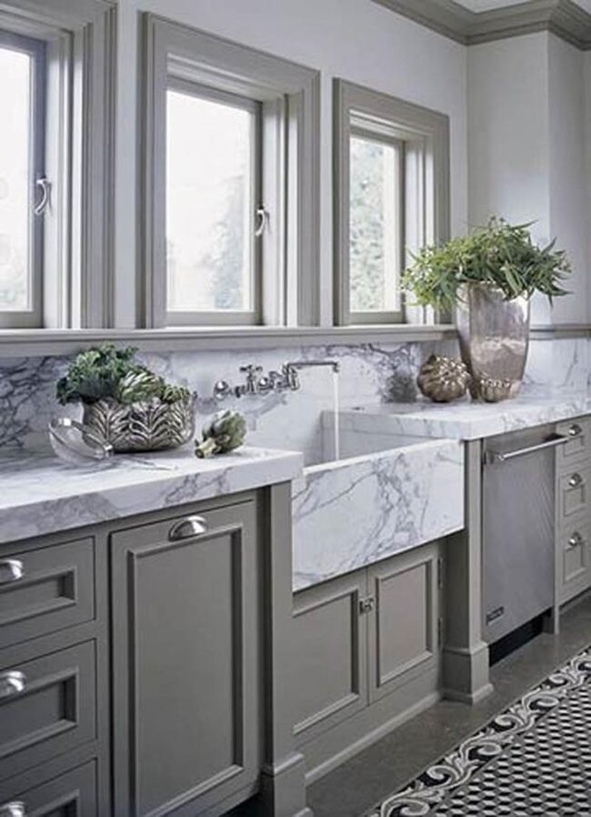 Marble Sink: White Waves of Luxury