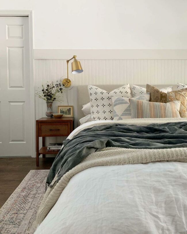 Gold Radiance Illuminates Tranquil Sanctuary