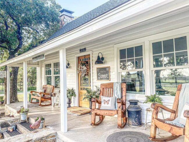 Black and White Farmhouse Welcome Sign