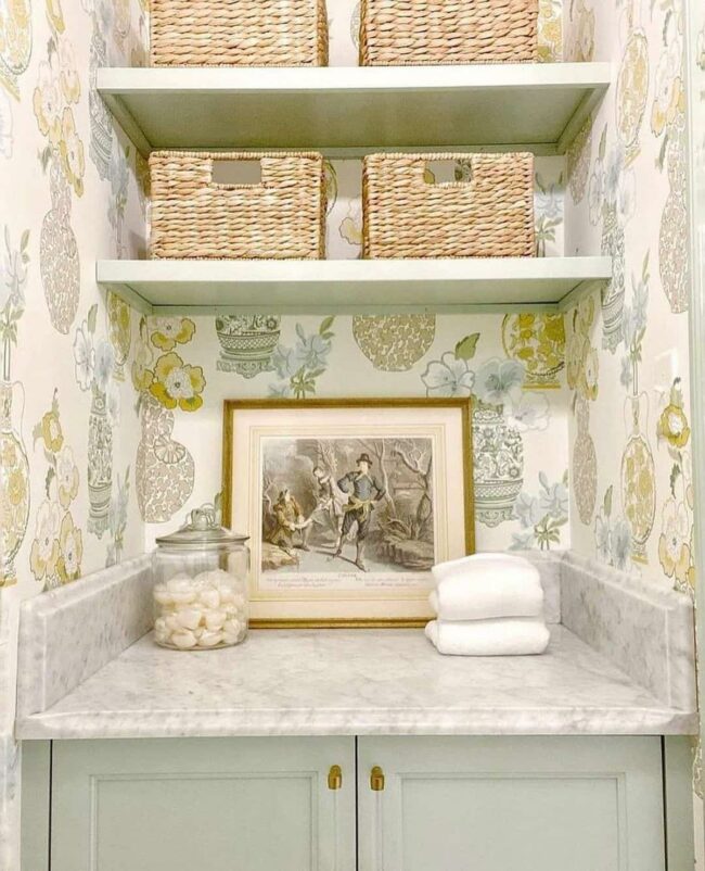 Mint Baskets Dance Through Walls