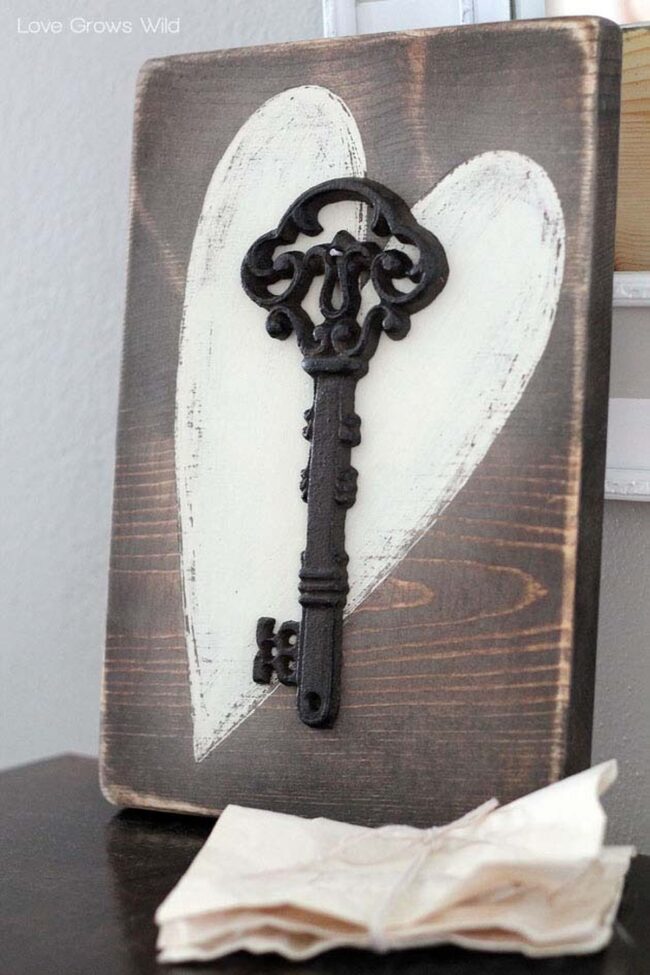 Vintage White Heart Wooden Whisper
