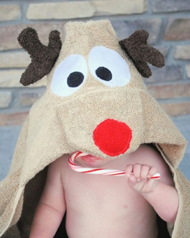 Festive Rudolph Hooded Bath Delight