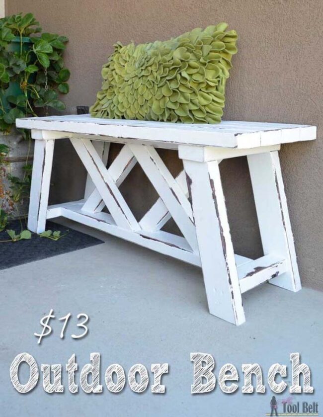 Weathered Wood Charm: Vintage Outdoor Bench