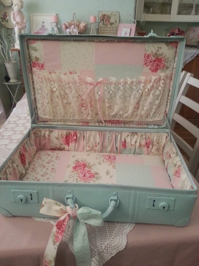 Vintage Suitcases: Nostalgic Decor Revival