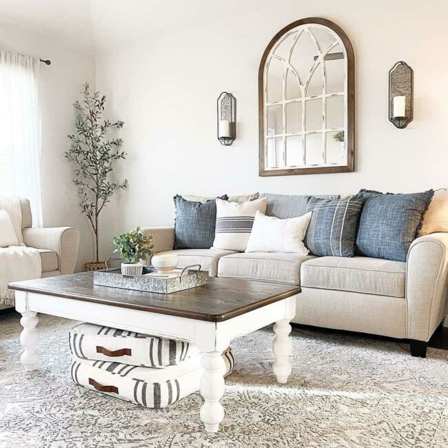 Luminous Wooden Circle Reflects Softness