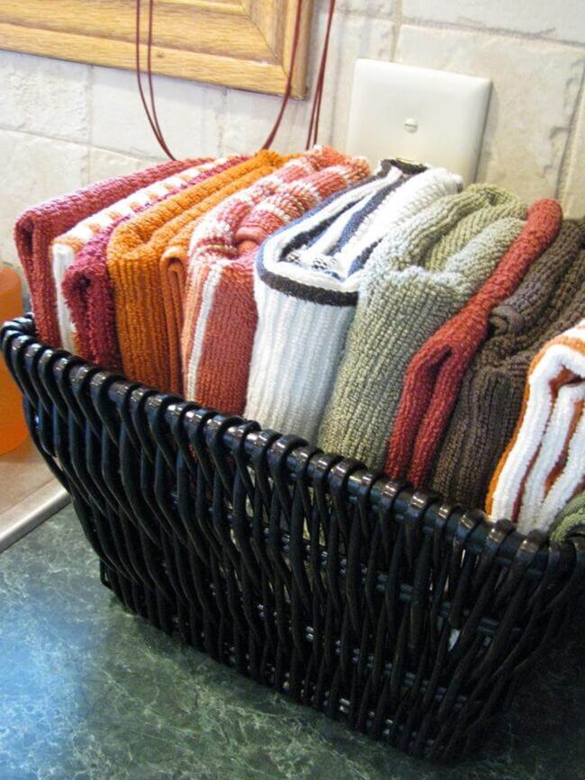 Woven Towel Basket Corner Charm