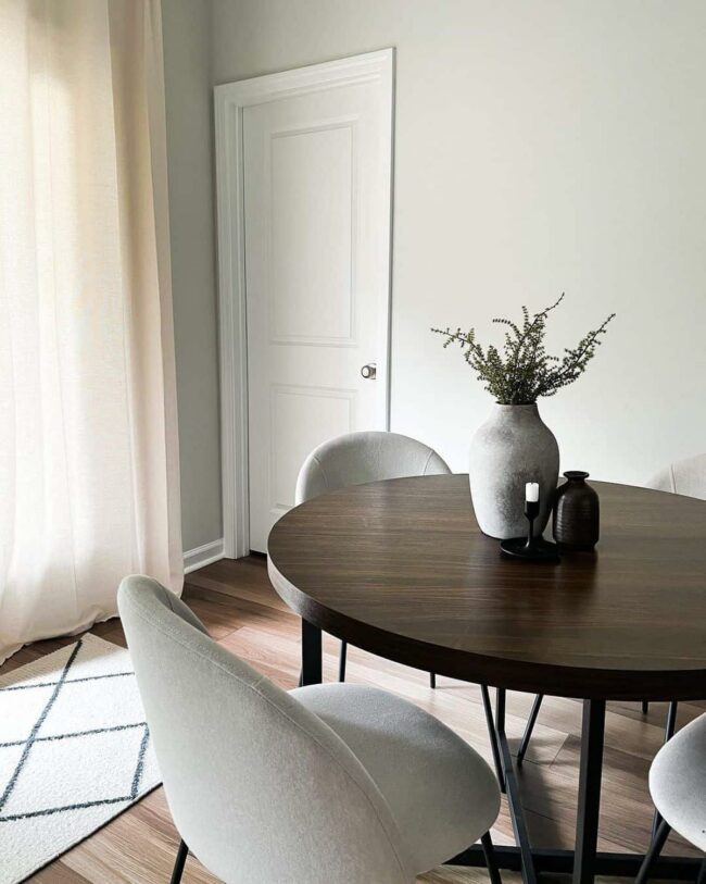 Curved Silhouettes Embrace Modern Dining