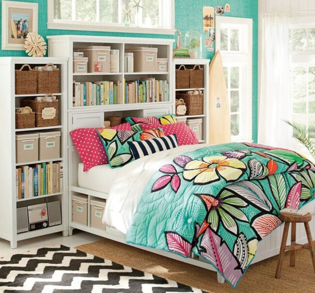 Colorful Shelves Maximize Teen Space