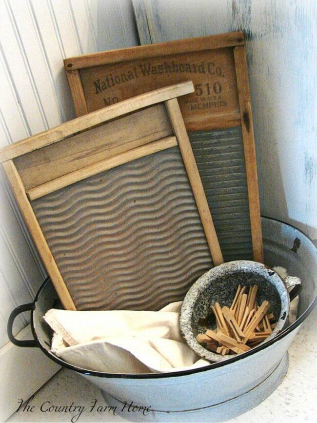 Rustic Washboards: Nostalgic Laundry Decor