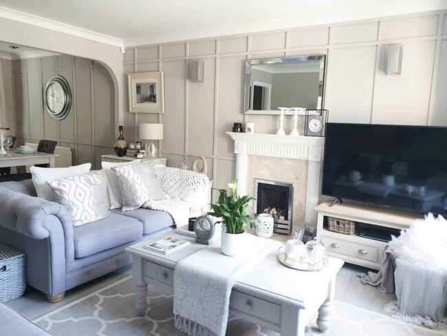 Fluid Walls Merge Spatial Narratives