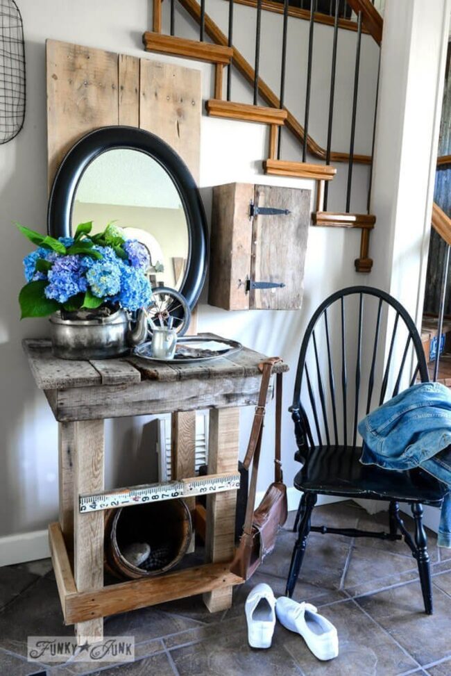 Petite Rustic Entryway Charm
