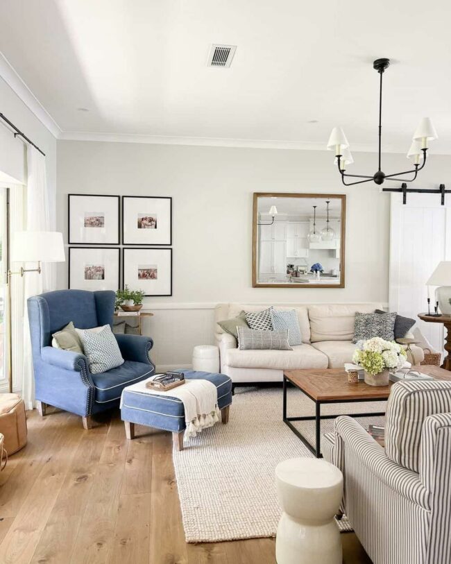 Golden Frame Spotlight Reflection Magic