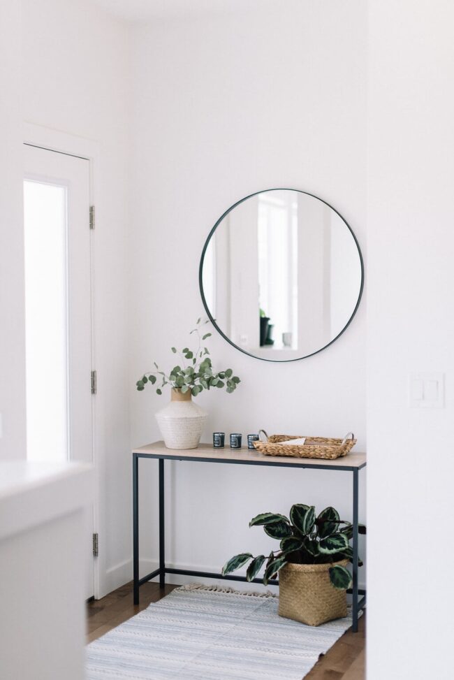 Compact Entryway Console Magic