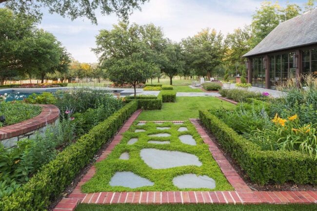 Red Brick Borders Classic Garden Haven