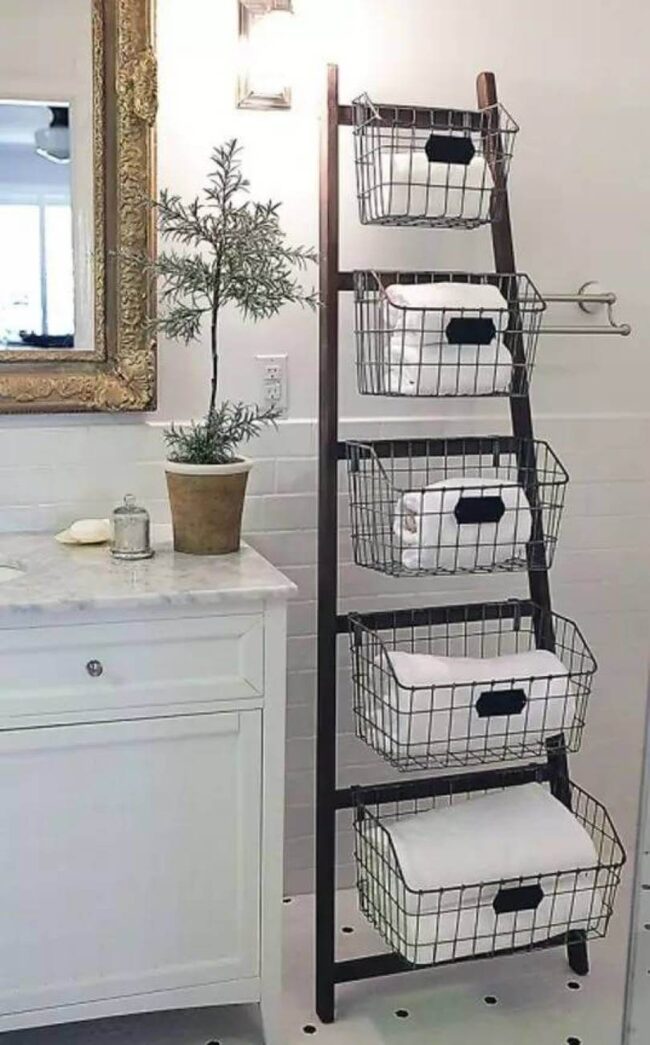 Rustic Metal Basket Towel Stand