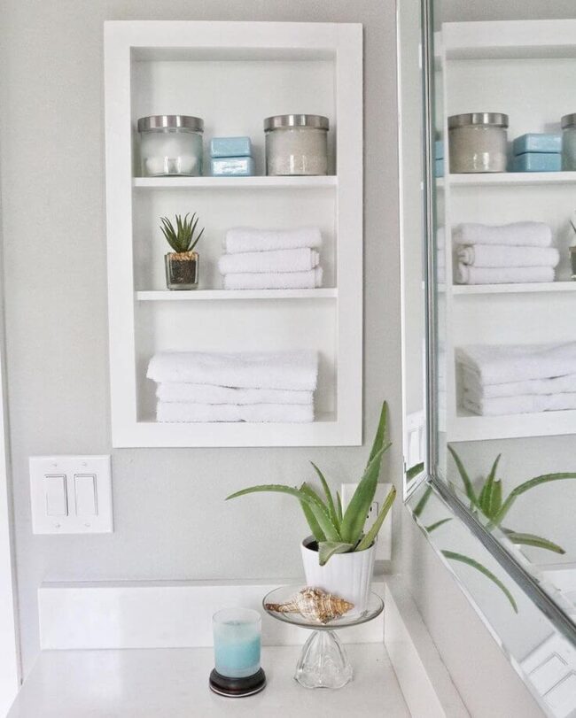 Framed Bathroom Shelves: Chic Storage