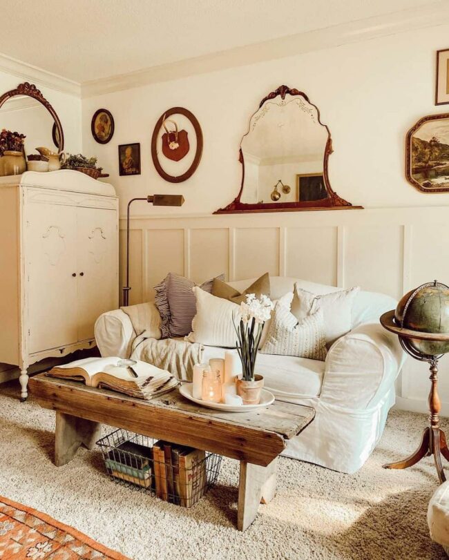 Luminous Silver Mirror Amplifies Space