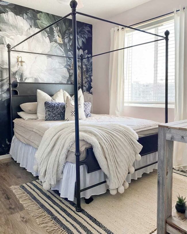 Monochrome Metal Frame Teenage Sanctuary