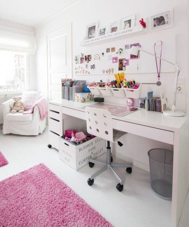 Study Nook: Minimalist White Efficiency