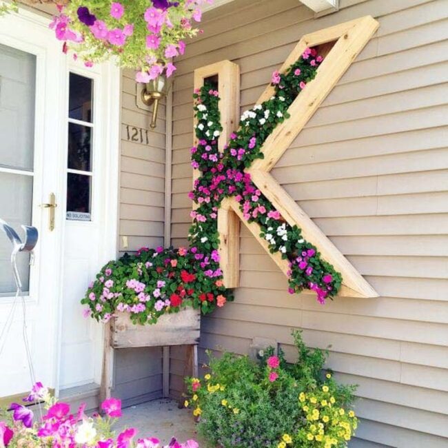 Green K-Shaped Vertical Planter Haven