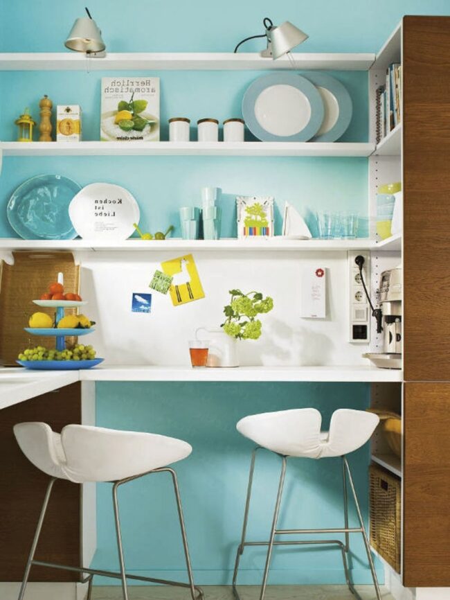 Compact Vintage Kitchen Corner