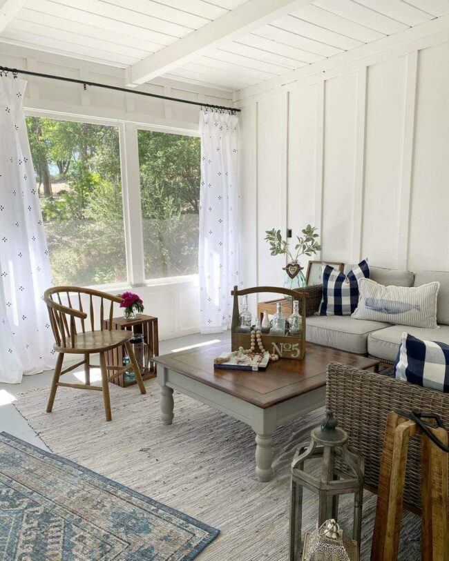 Eclectic Mix Breaks Furniture Boundaries