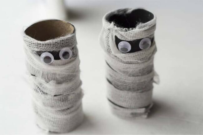 Spooky Gauze Mummies on Toilet Rolls