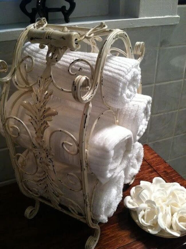 Royal Gold Scrollwork Towel Rack