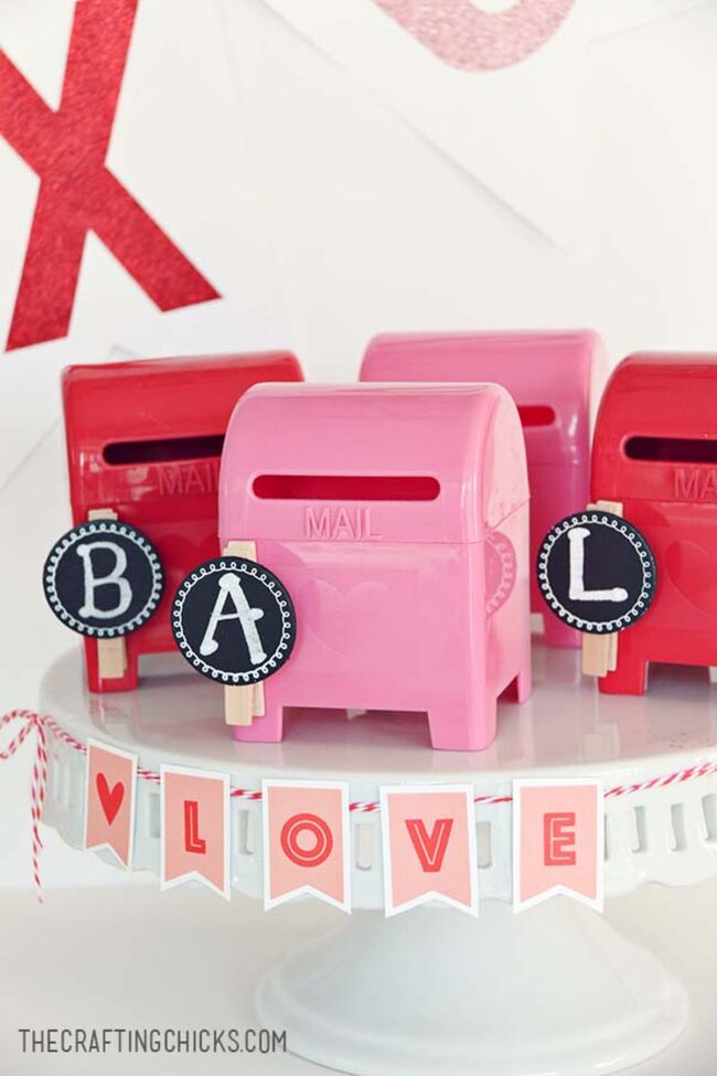 Red Paper Hearts Love Notes Station