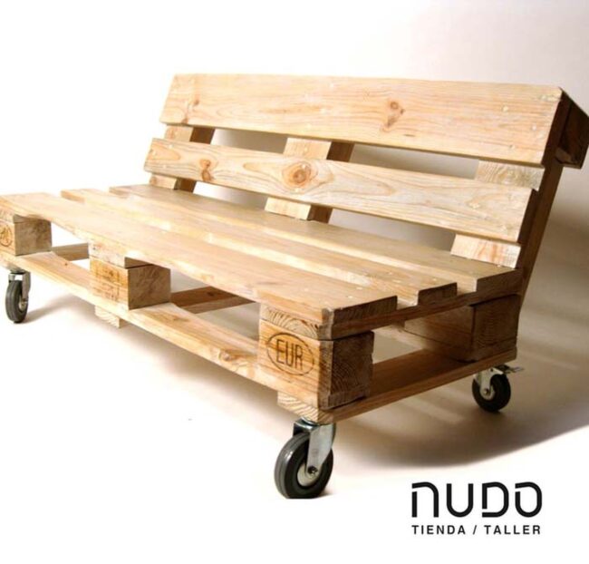 Wheeled Wooden Pallet Urban Lounge