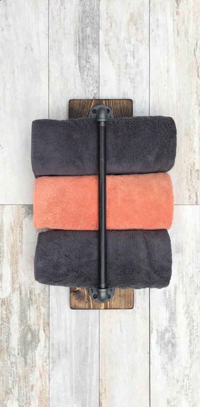 Antique Bronze Vertical Towel Sanctuary