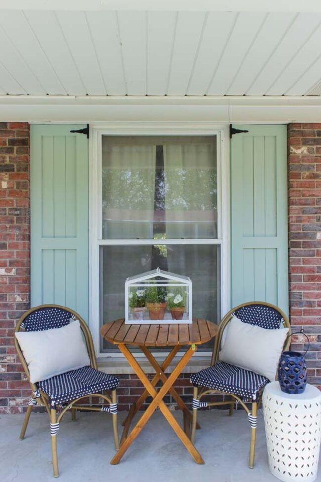 Coastal Green Shutters Iron Charm