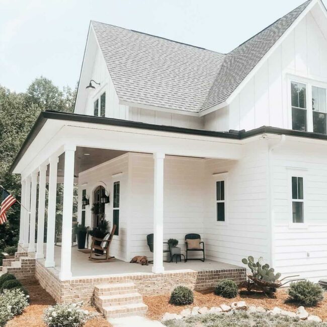 White Columns Embrace Southern Porch Charm