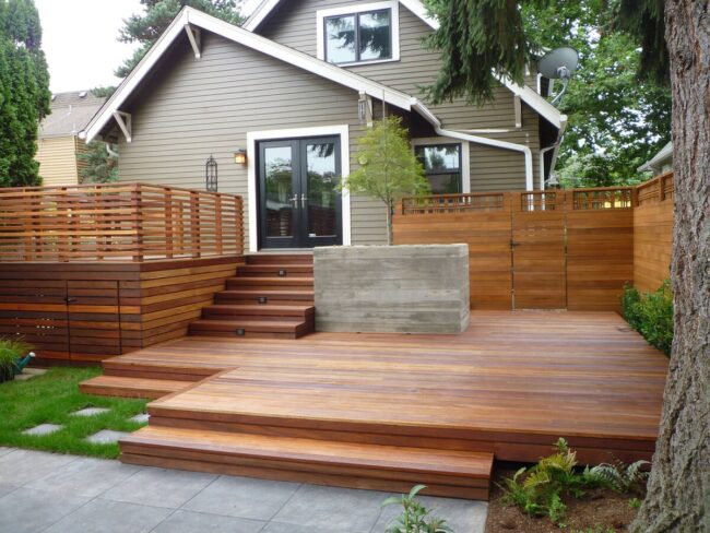 Redwood Deck: Timeless Outdoor Sanctuary