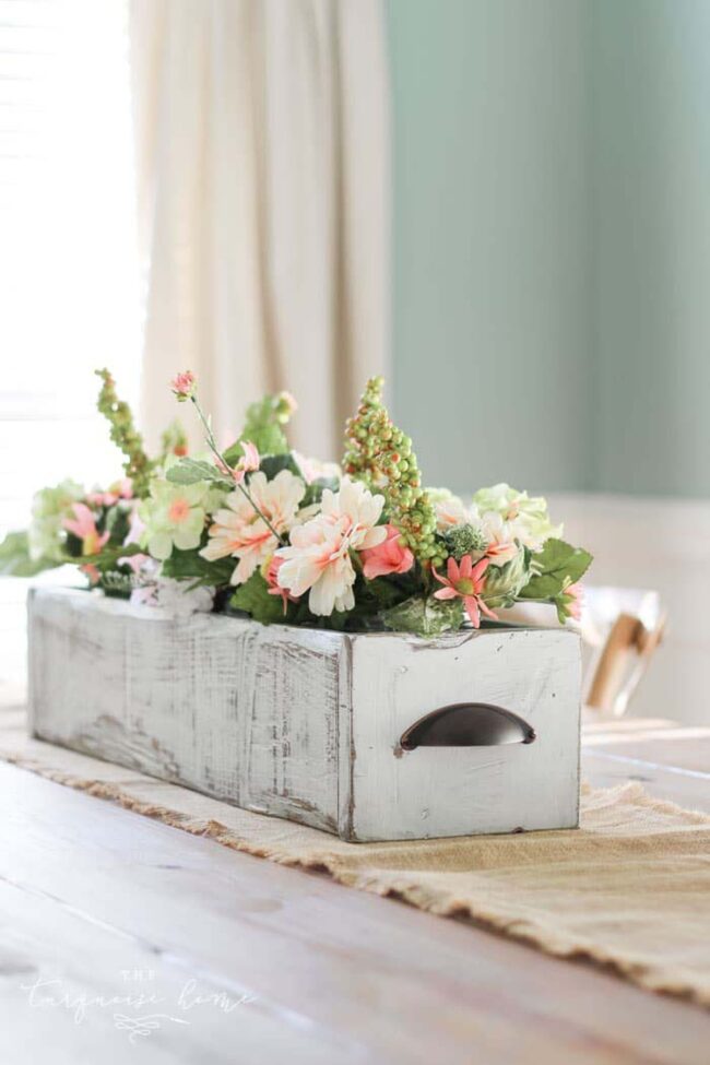 White Farmhouse Floral Bloom Box