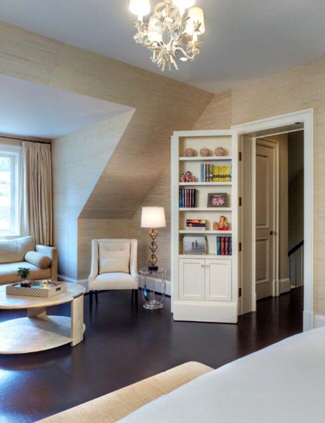 Dual-Purpose Portal Maximizes Living Space