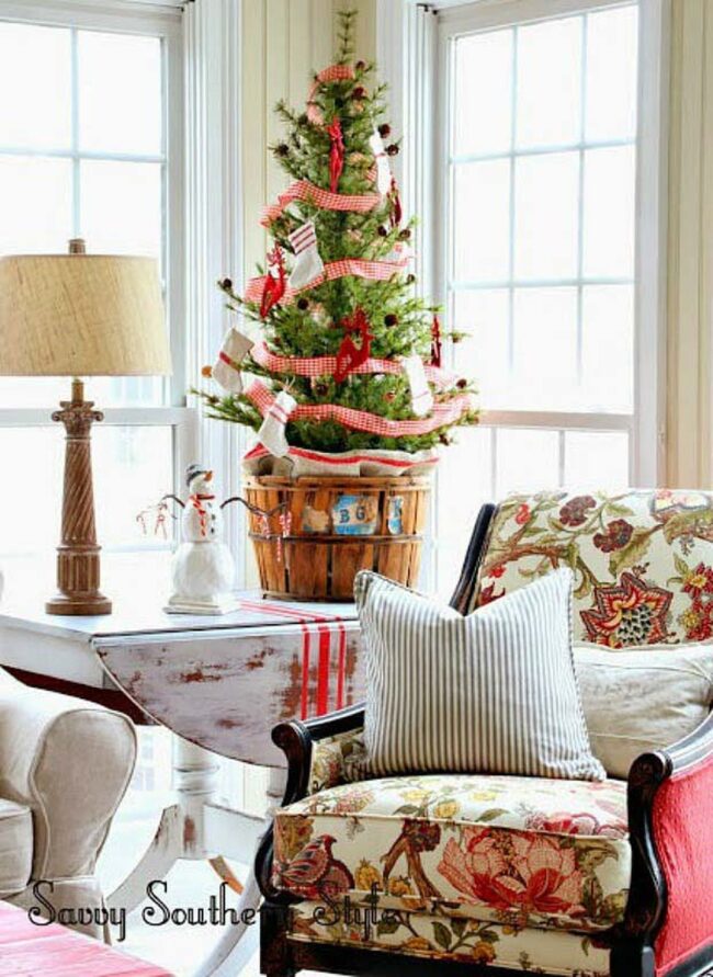 Crimson Gingham Mini Christmas Tree