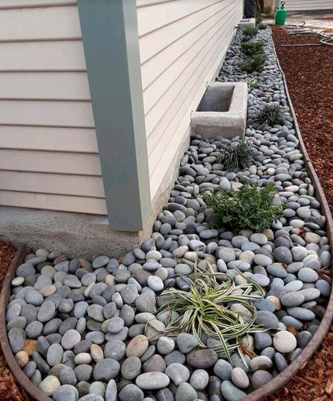 Smooth Gray Stones Sculpt Landscape