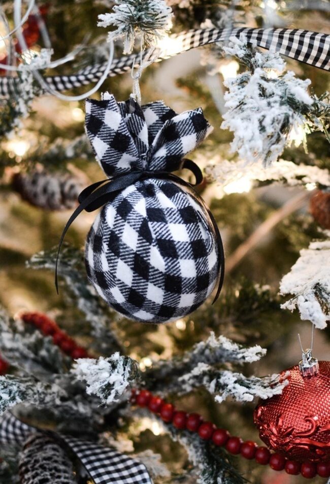 Plaid Noir Christmas Trees