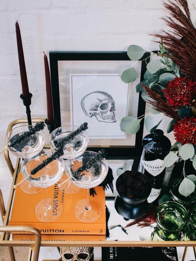 Black Daring Corners