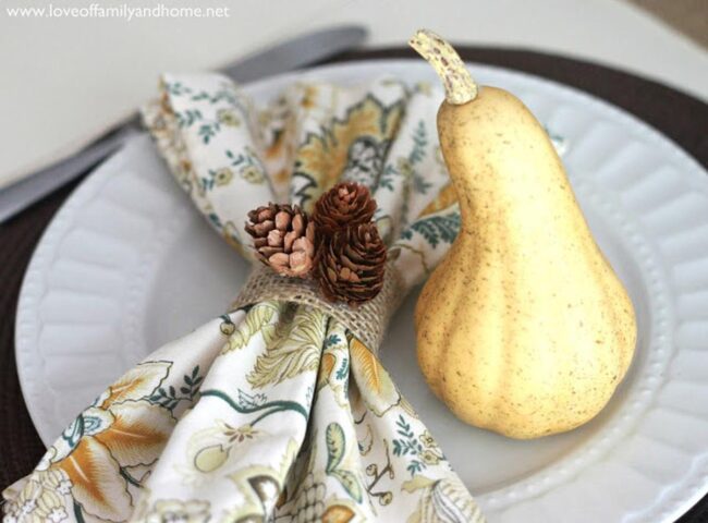 Autumnal Earthy Tablescape